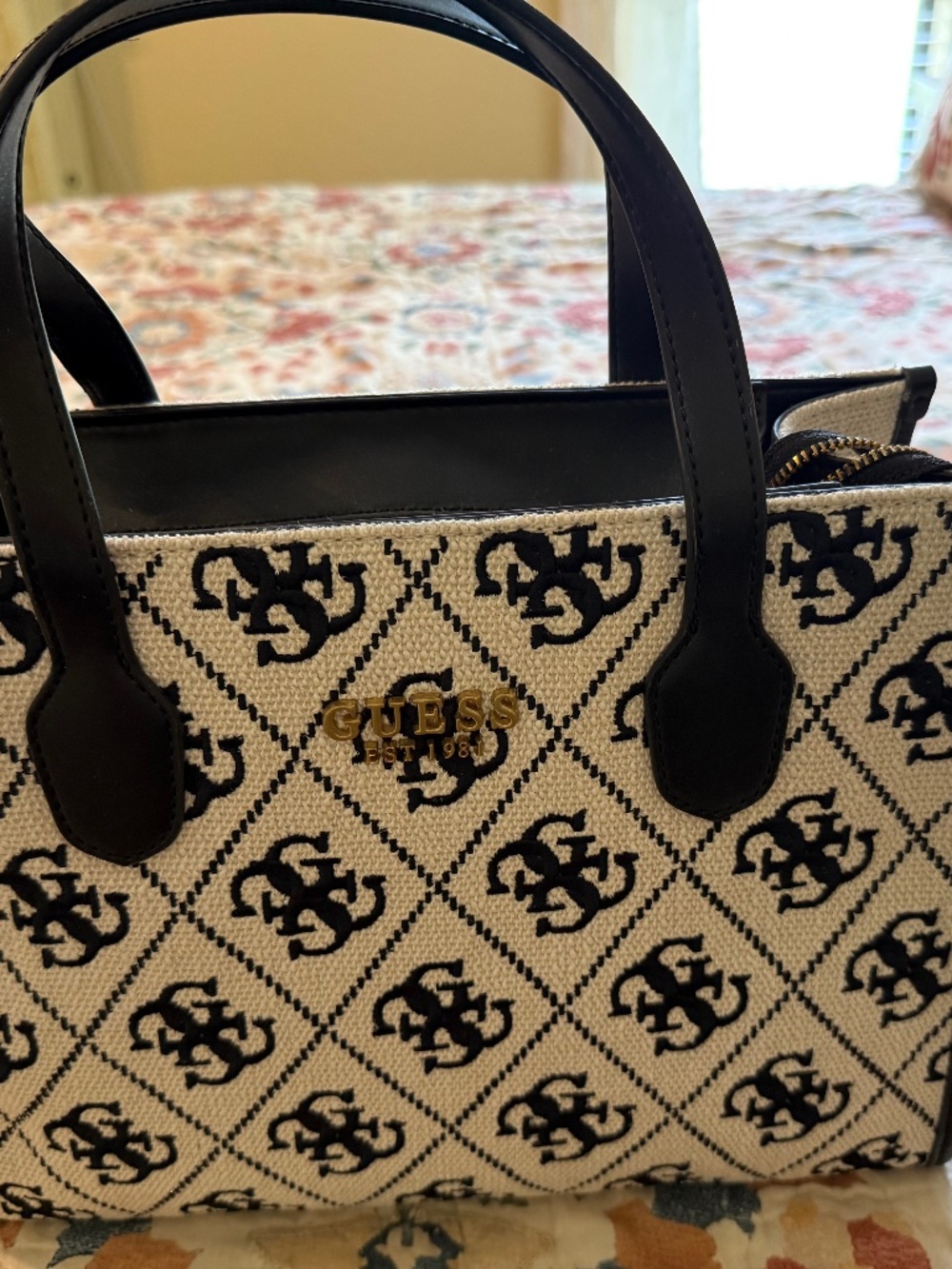 Brand New Guess Purse